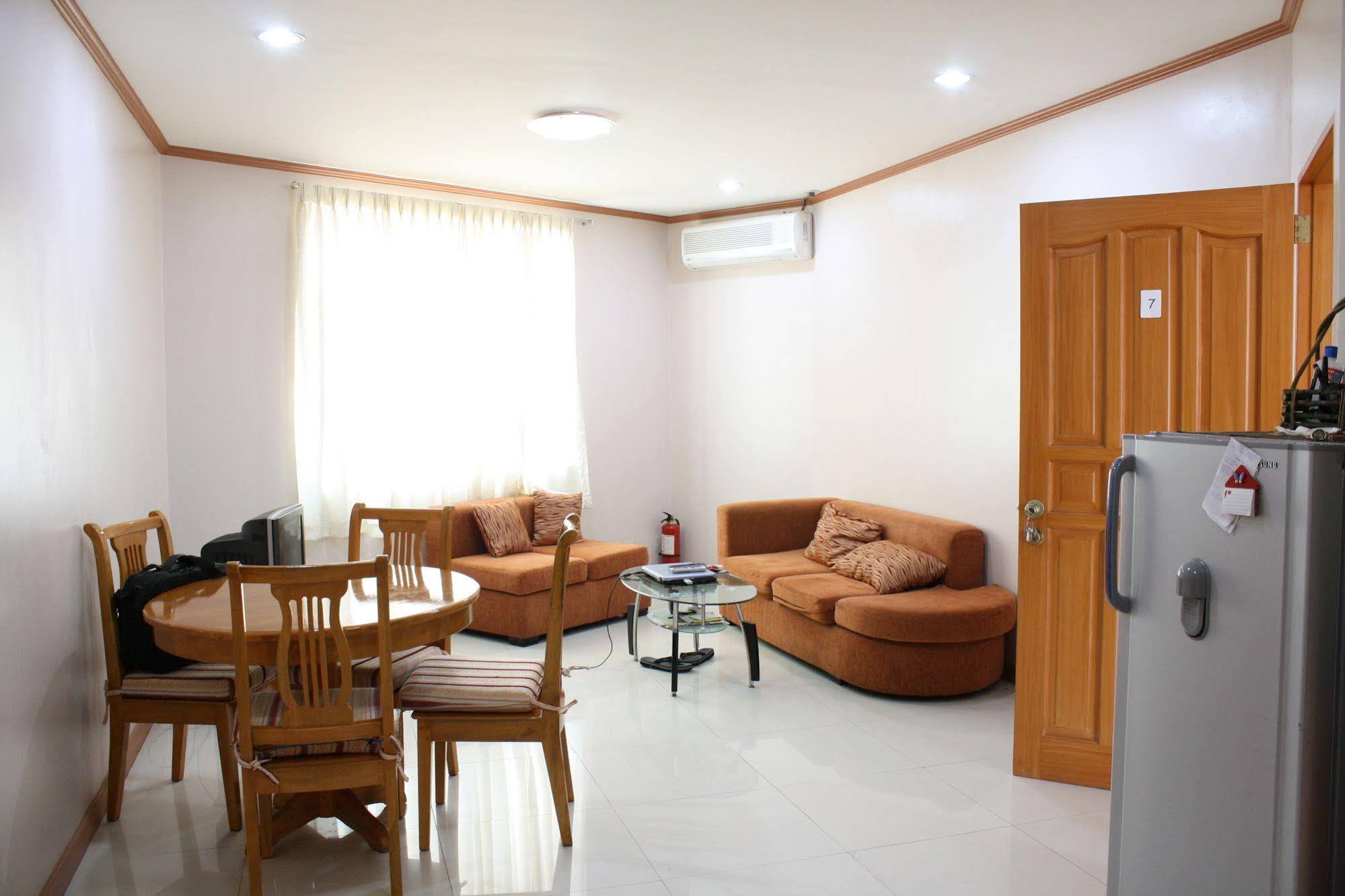 Dumaguete Springs Apartment Dumaguete City Buitenkant foto