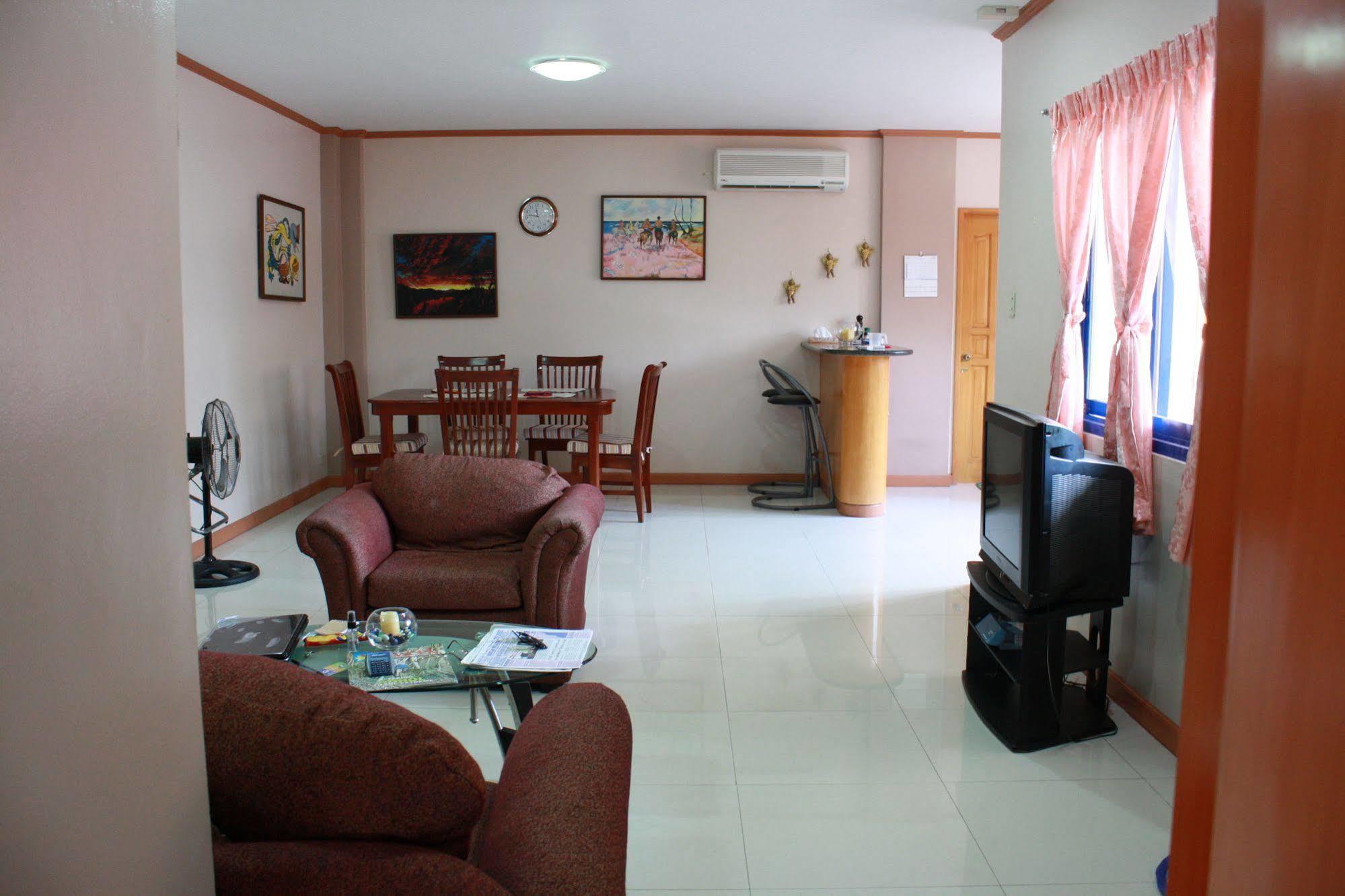Dumaguete Springs Apartment Dumaguete City Buitenkant foto