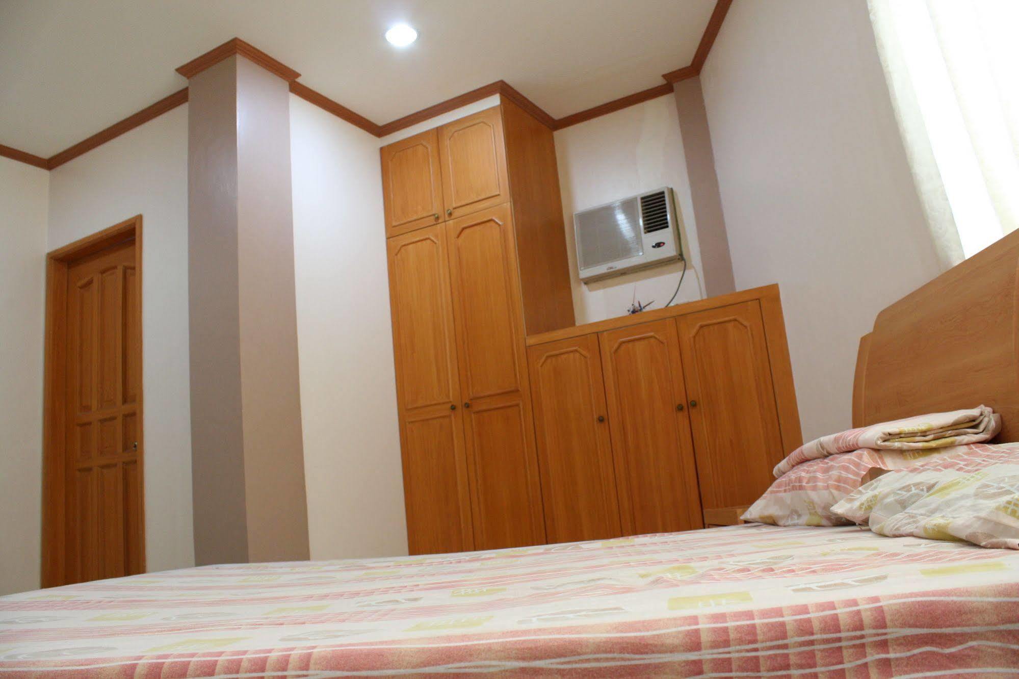Dumaguete Springs Apartment Dumaguete City Buitenkant foto